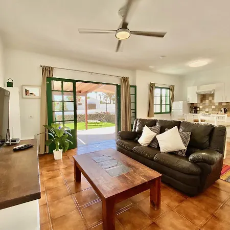 Terracitas 3 Hiru , Coqueto Con Ac , Terraza Y Piscina Comunitaria Nyaraló Playa Blanca